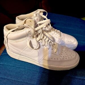 NikeCourt Vision Mid Size 10